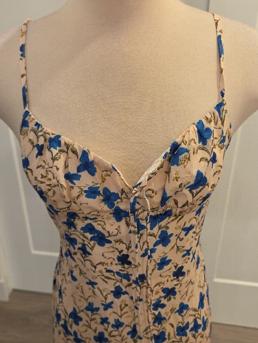 Commense Blue Floral Midi Dress on Cream Base sizes M & L available new with tag - Picture 7 of 12